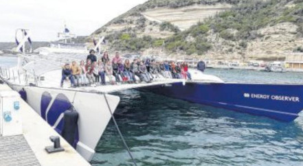Les scolaires embarquent sur l'Energy Observer, le bateau du futur