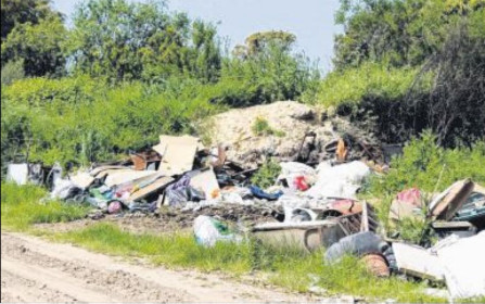 Le sentier des senteurs a sa décharge sauvage...