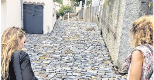 Les ruelles du village retrouvent leur cachet