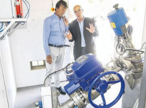 Nicolas Hulot sous le charme du Smart Paesi du Taravu