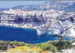 Les falaises de Bonifacio scrutées