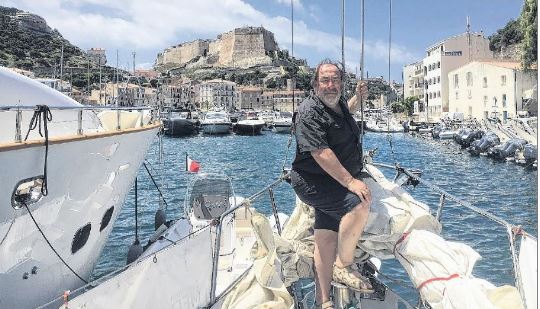 Pollution plastique : escale de l'expédition Med à Bonifacio