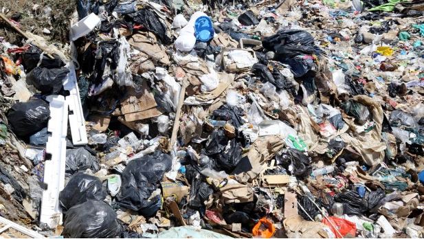 La Corse s'enfonce dans la crise des déchets : le projet de centre d'enfouissement à Castifau tombe à l'eau