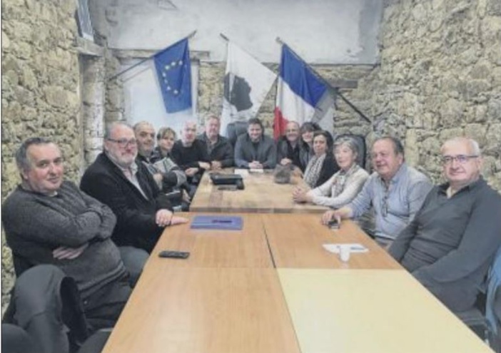 Revue de projets et de difficultés avec les maires de montagne