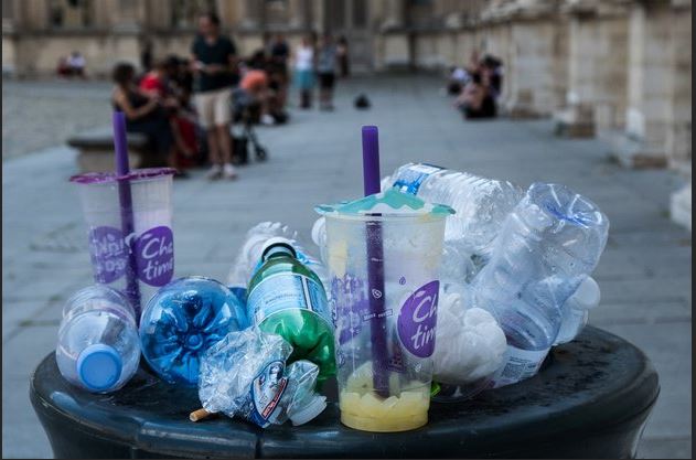 Trier, recycler, réparer, consigner: la loi antigaspillage présentée