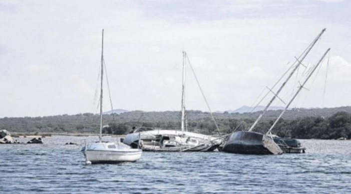 La baie de Figari est devenue un cimetière à épaves