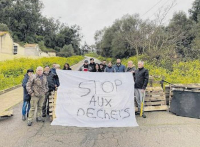 Crise des déchets : le site de Saint-Antoine bloqué