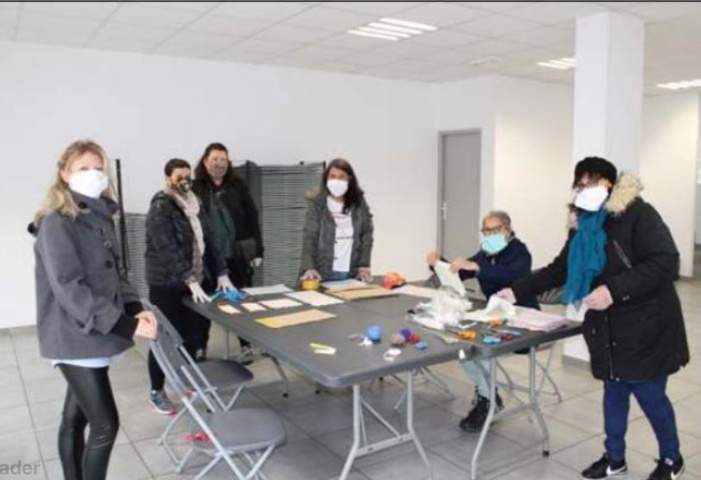  Les "petites mains" avancent dans la fabrication des masques