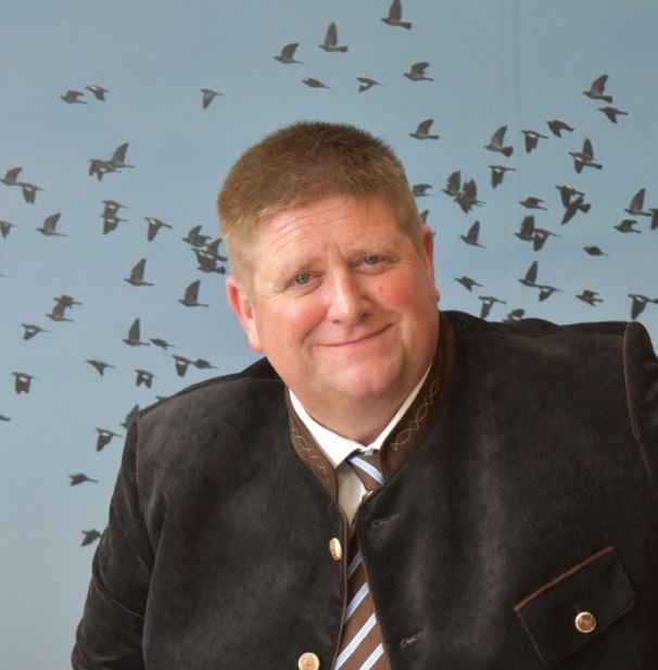 Soutien des chasseurs de Haute-Corse au président de la Fédération Nationale des Chasseurs Willy Schraen