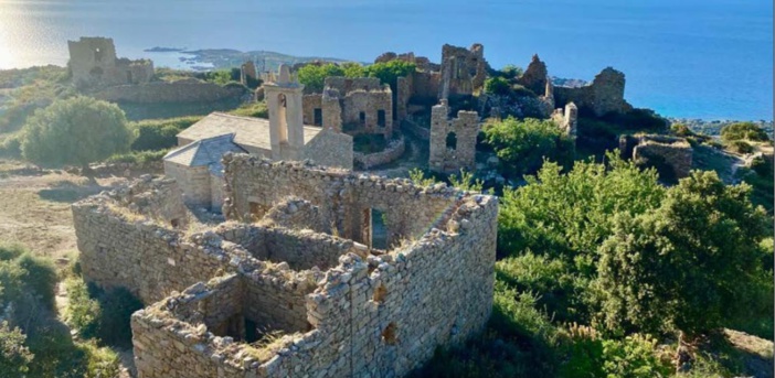  LUMIO  Les ruines d'Occi dans un bain de soleil 