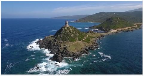 Une balade sur le sentier des douaniers, en Corse