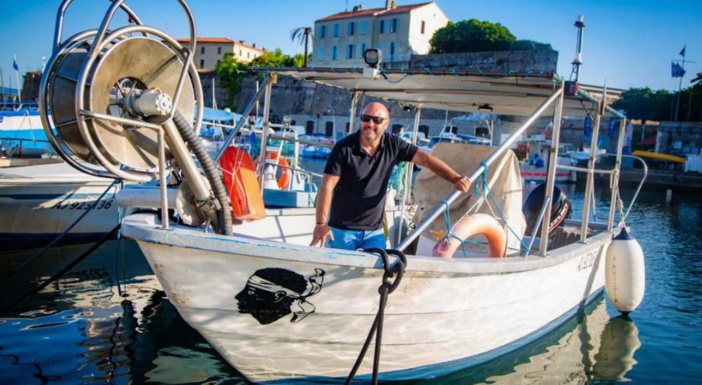 AIACCIU  A bord de l'Andrea-Richard avec Jean-Baptiste Simeoni