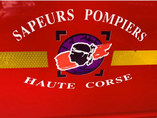 Corte : départ de feu et déjà 300 m2 de maquis brûlé 