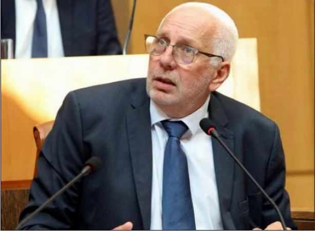 A l'assemblée, l'eau source de concorde