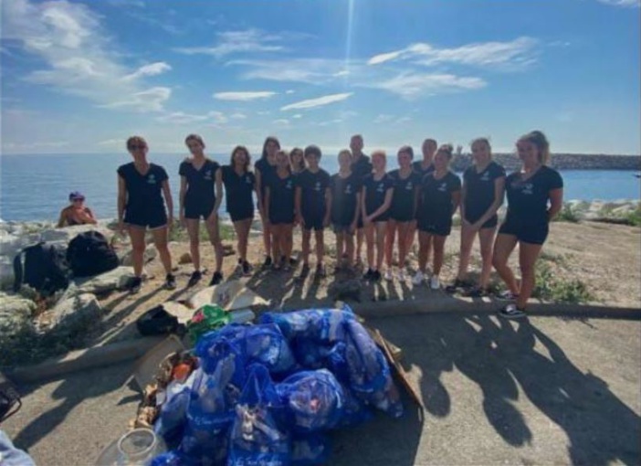  E VILLE DI PETRABUGNU  Environnement : une belle operata pour nettoyer la plage des Minelli