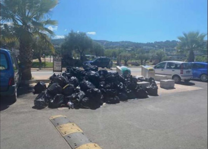 AIACCIU  Les chefs d'États seront-ils accueillis dans les poubelles ?