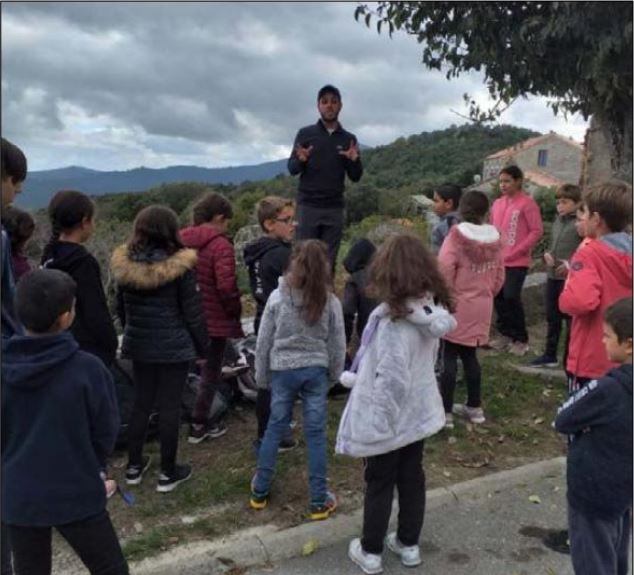 ISULACCIU DI FIUM'ORBU  Des enfants de l'ALSH en sortie autour de la châtaigne