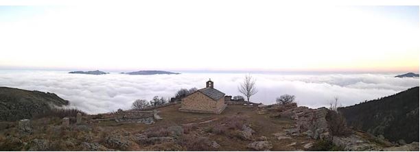 La chapelle Sant'Eliseu au-dessus des nuages 