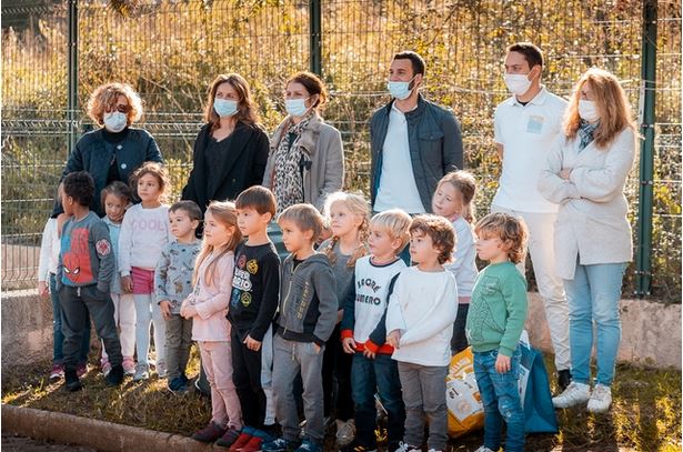 Calvi : Les enfants de l'école maternelle Cardellu se mettent au compostage 