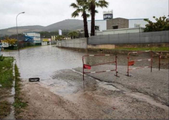 U VAZZIU  La pluie interrompt la circulation