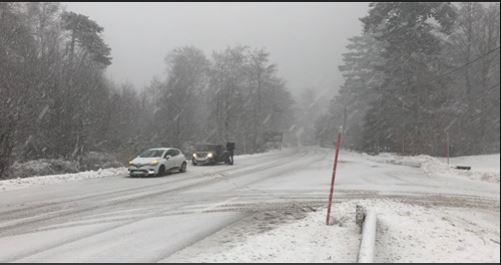 EN IMAGES - Neige : circulation difficile mais possible à Vizzavona