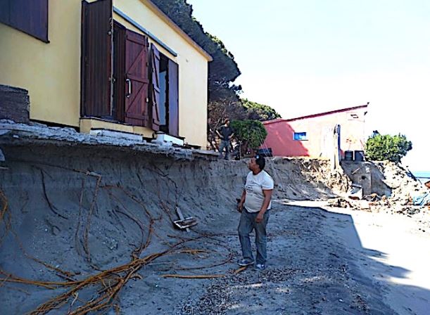 Erosion du littoral : plusieurs maisons de Lucciana menacées par la mer