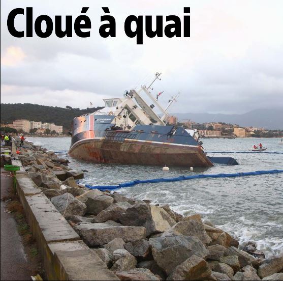 Cloué à quai