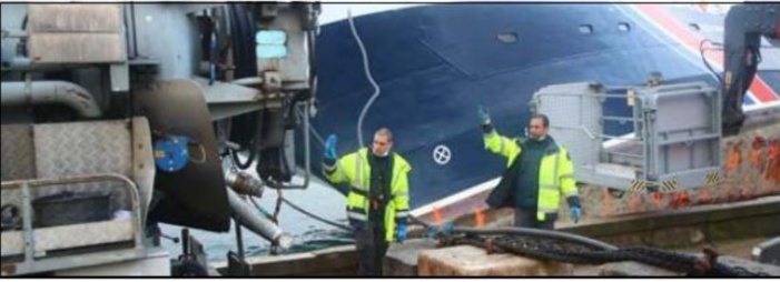  Le pompage du baliseur échoué dans le golfe d'Ajaccio bientôt terminé