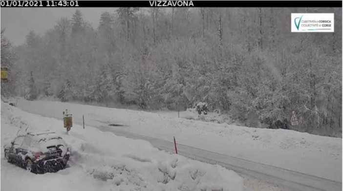 Le col de Vizzavona enneigé en ce début d'année 2021 : contactez le PC Neige avant de prendre la route