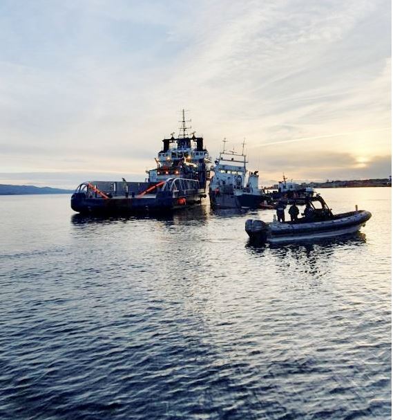 Le bateau des phares et balises échoué à Ajaccio enfin renfloué