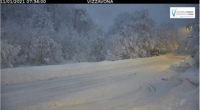 Equipements spéciaux pour franchir le col de Vizzavona ce matin