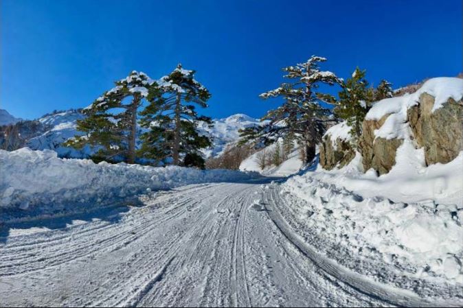 GHISONI  Le champ de neige de Capanelle accessible avec des équipements spéciaux