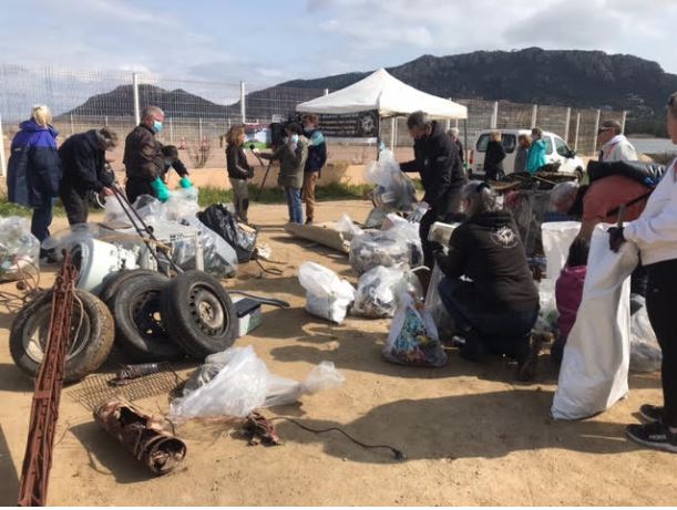Porto-Vecchio : 3 camions-bennes de déchets recueillis à l'embouchure du Stabiacciu avec Global Earth Keeper