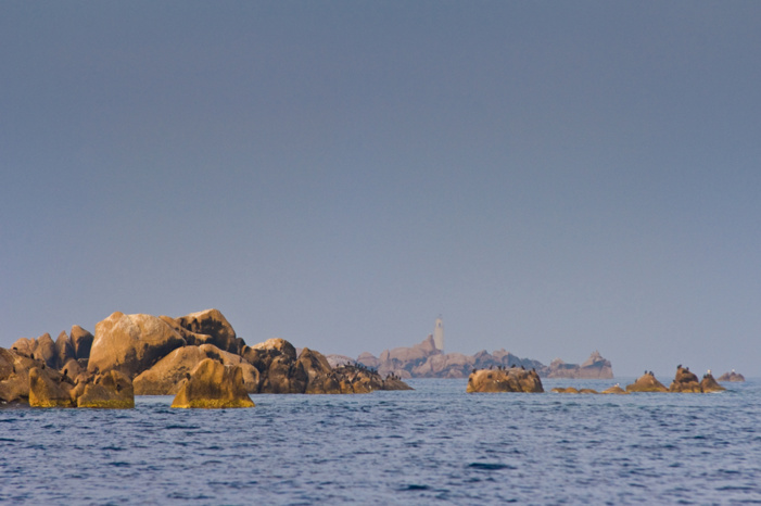 La zone de non prélèvement des îlots des Moines marque la limite ouest de la Réserve Naturelle des Bouches de Bonifacio. (photo : O. Bonnenfant/OEC)
