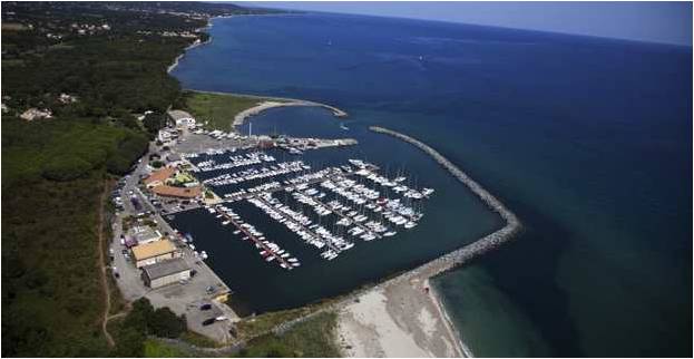 Plaine Orientale : Le dragage du Port de Taverna aurait pollué le Grand Herbier de posidonie avec l’aval de l’Etat !