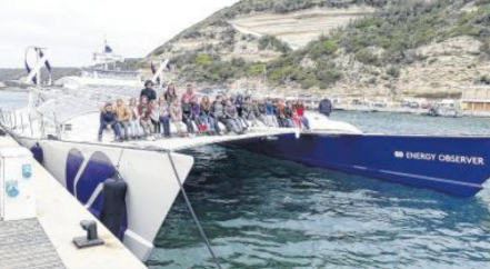 Les scolaires embarquent sur l'Energy Observer, le bateau du futur