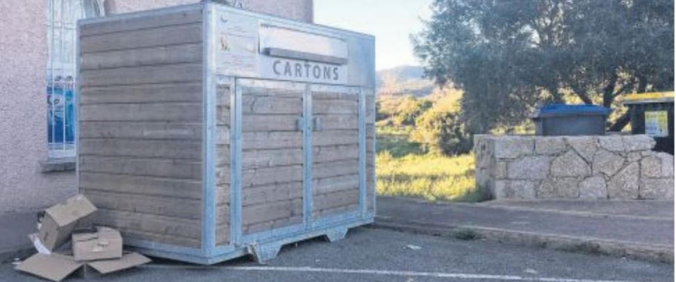 Les bacs à cartons ne sont pas à la hauteur