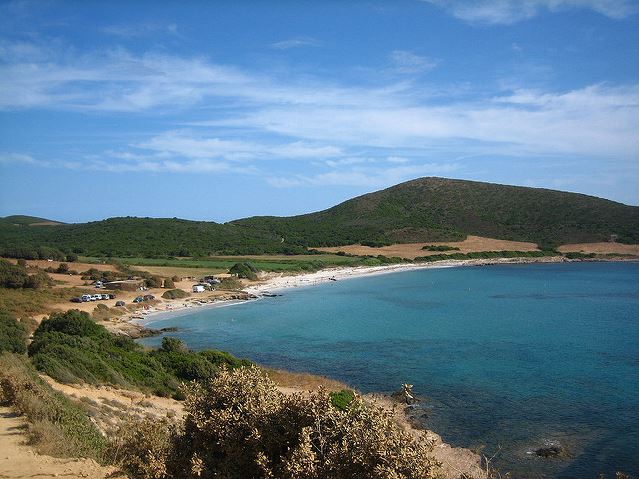 Nettoyage de plage à la pointe du Cap Corse