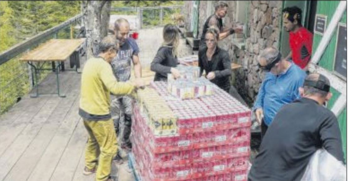 Héliportage de début de saison au refuge GR20 d'U Carrozzu