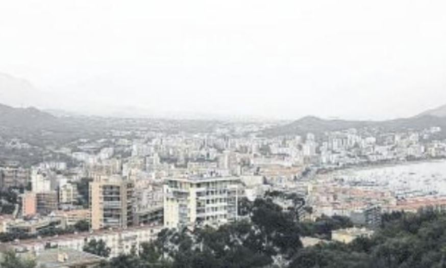 L'île accablée par la pollution atmosphérique et l'effet de foehn