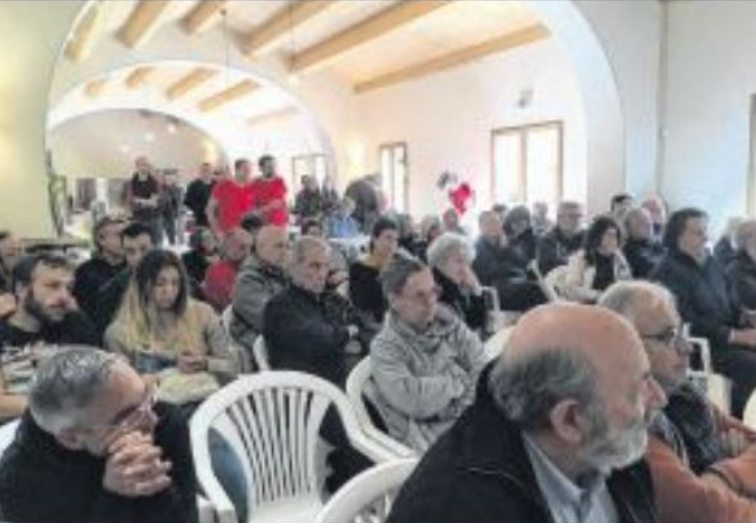 Une conférence sur la nécessité de semer et de cultiver local