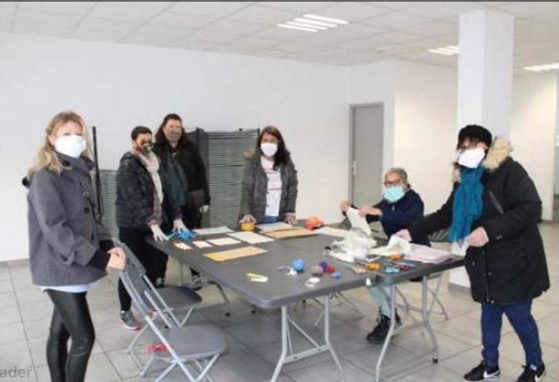  Les "petites mains" avancent dans la fabrication des masques
