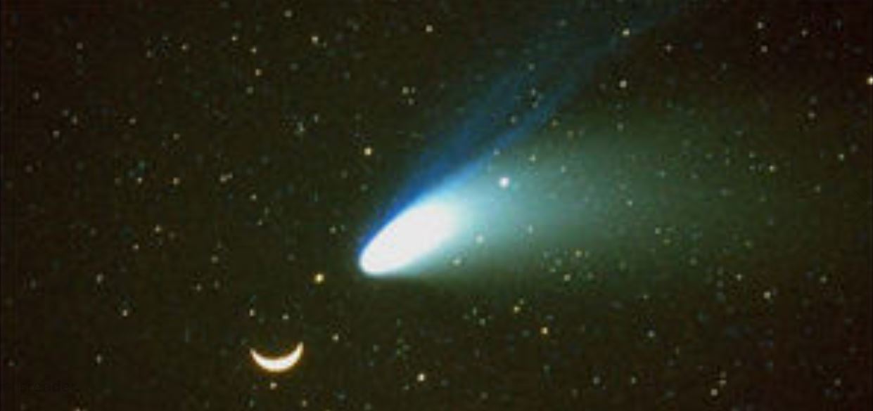 Après la comète Atlas, la comète Swan de plus en plus brillante