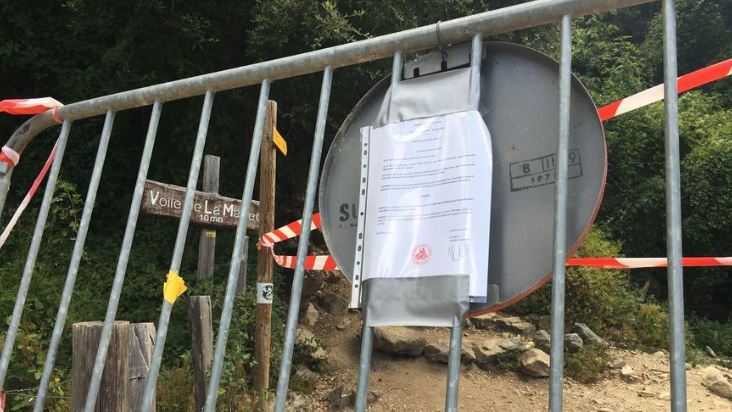 Éboulement à la cascade du voile de la mariée : les touristes bravent l'interdiction d'accès au site