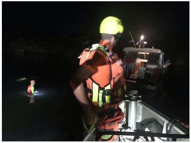 La SNSM de Propriano porte secours à un bateau échoué au fond de l'étang de Tizzano 
