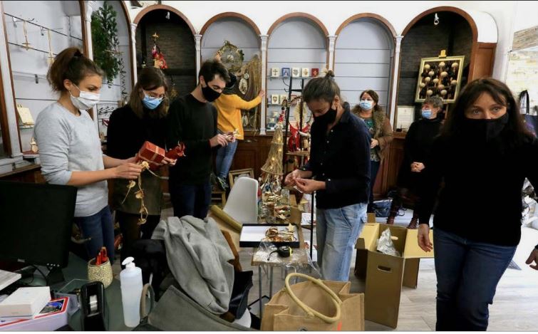 CORTI  Noël : une boutique éphémère pour des décos made in Corti