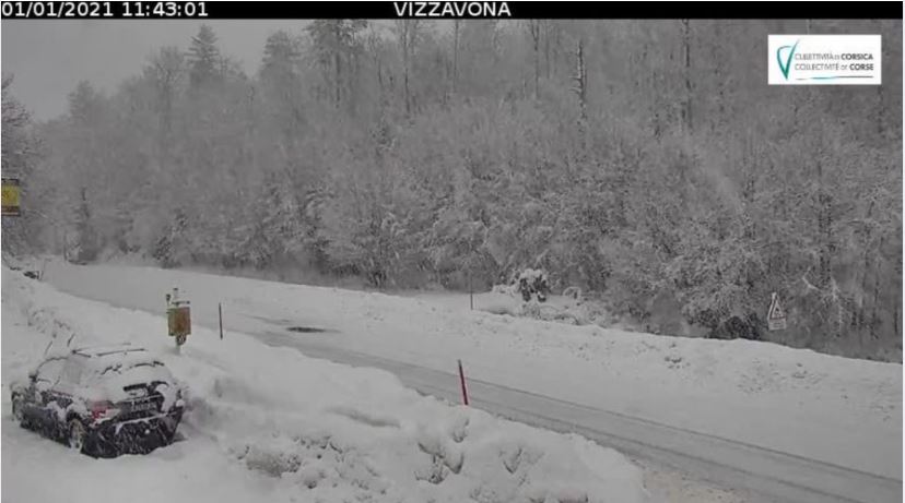 Le col de Vizzavona enneigé en ce début d'année 2021 : contactez le PC Neige avant de prendre la route