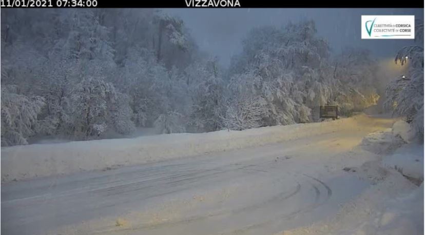 Equipements spéciaux pour franchir le col de Vizzavona ce matin