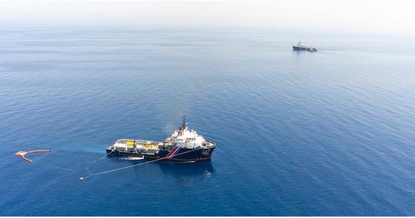 Hydrocarbures au large de la Corse : le produit reste toxique et représente des risques cutanés