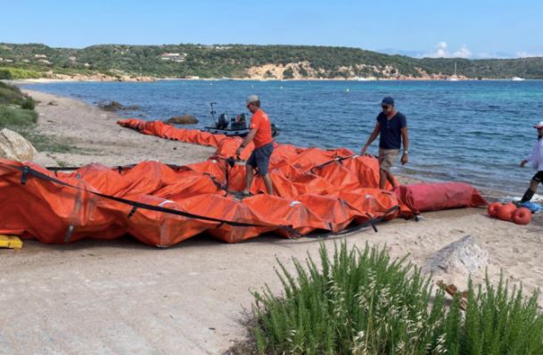 Pollution aux hydrocarbures en Corse : plusieurs plages restent fermées